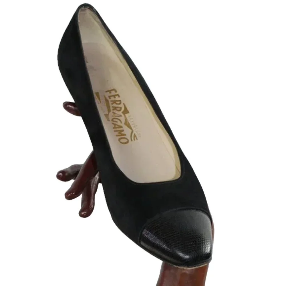Salvatore Ferragamo Black Suede Classic Pump, Made in Italy Size 10.5